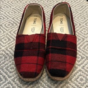 Toms 7.5 women’s plaid flannel buffalo check